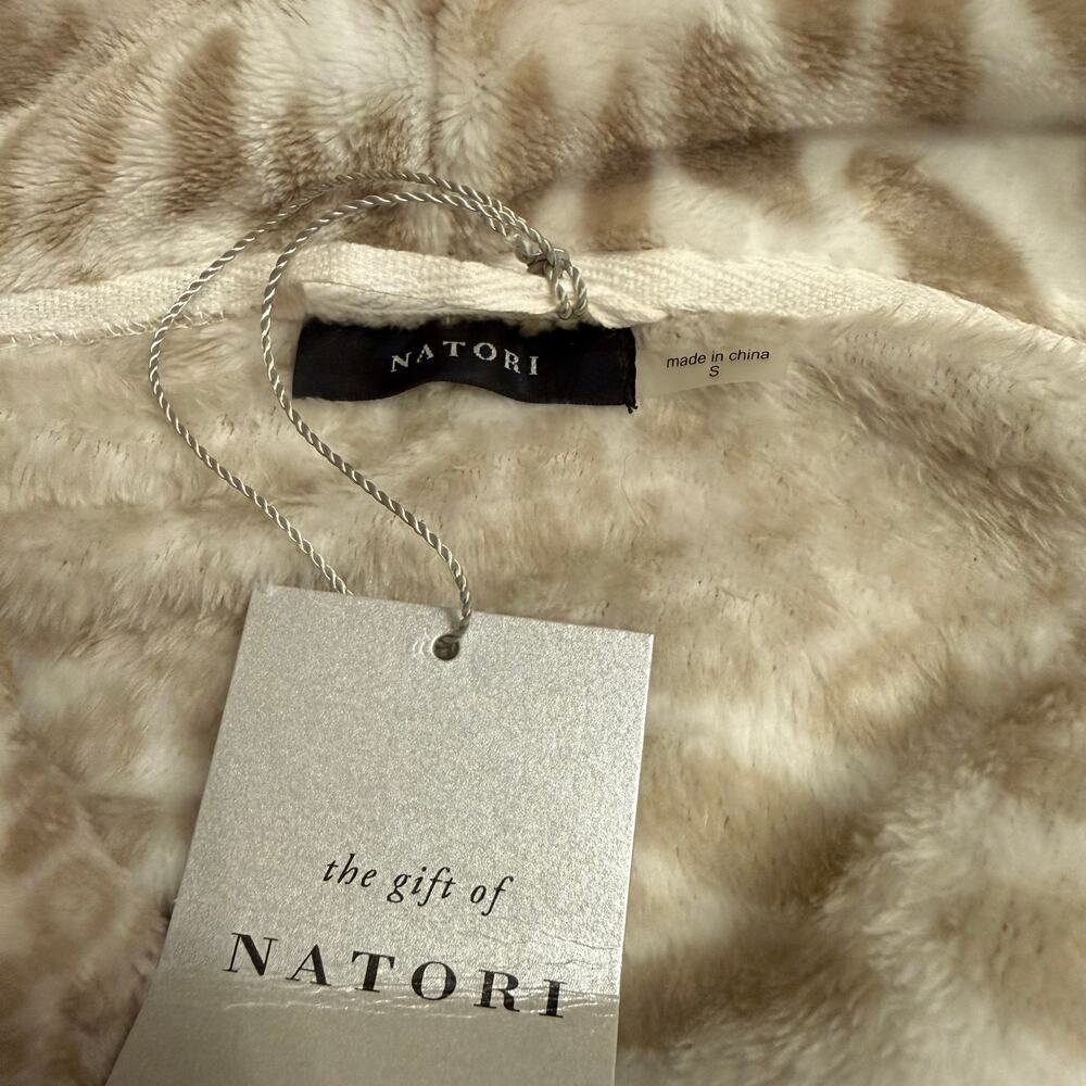 Natori Soft Plush Robe Tan Leopard NEW Size Small - Picture 5 of 6